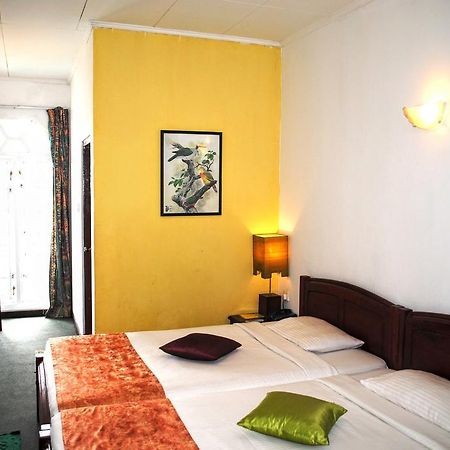 Binota Hotel Нувара Елия Екстериор снимка