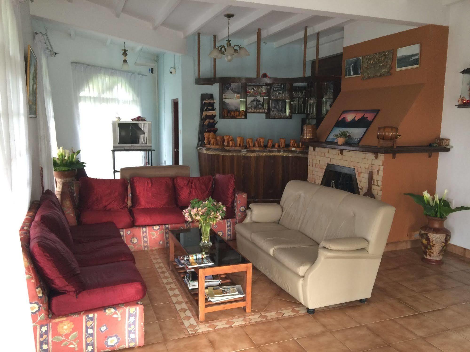 Binota Hotel Нувара Елия Екстериор снимка